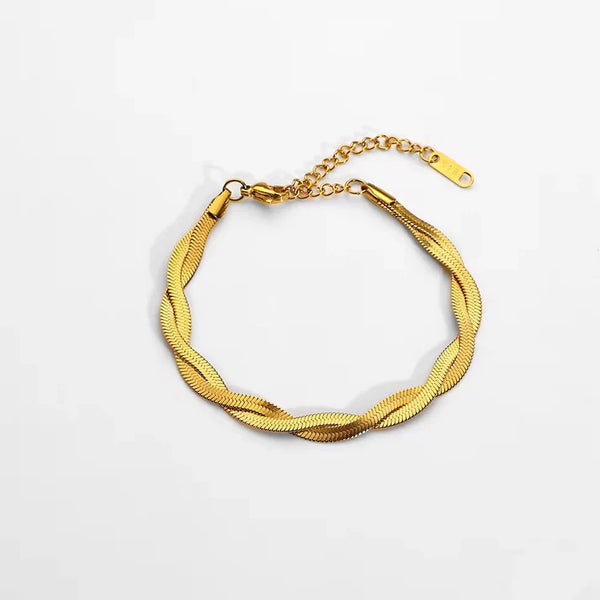 Avenne Twist Bracelet