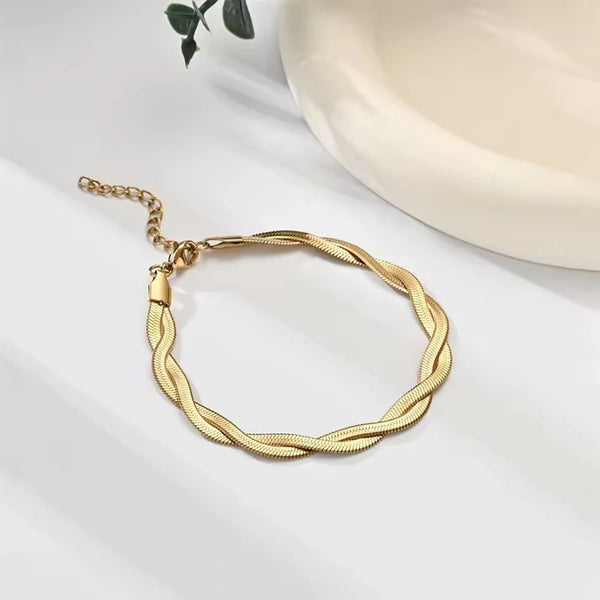 Avenne Twist Bracelet